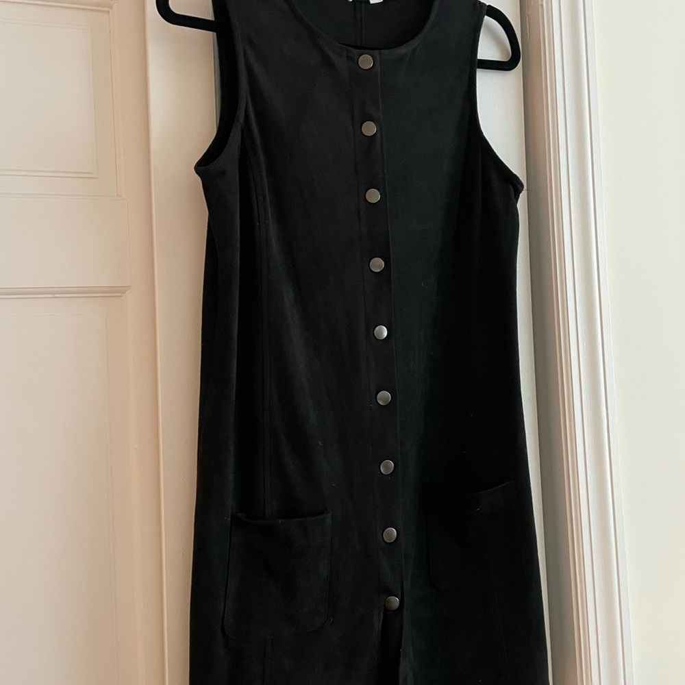 Black Sleeveless Button-Down Dress